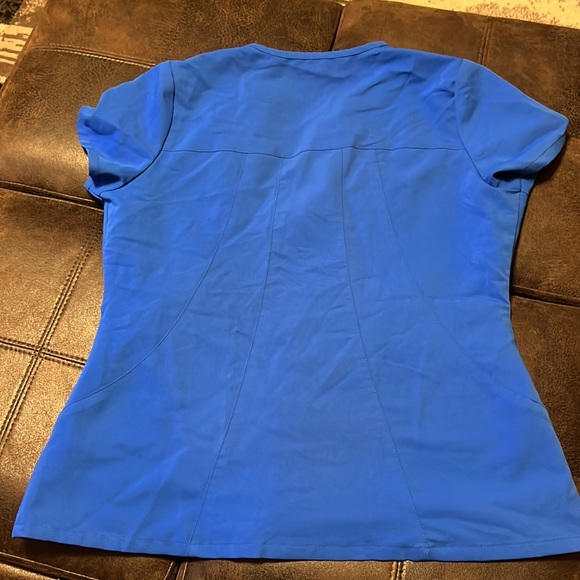 Women’s Jaanuu princess zipper scrub top - Picture 2 of 3